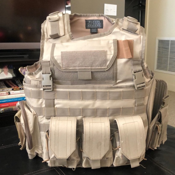 Other - COPY - Air soft vest - comes with attachable dump…